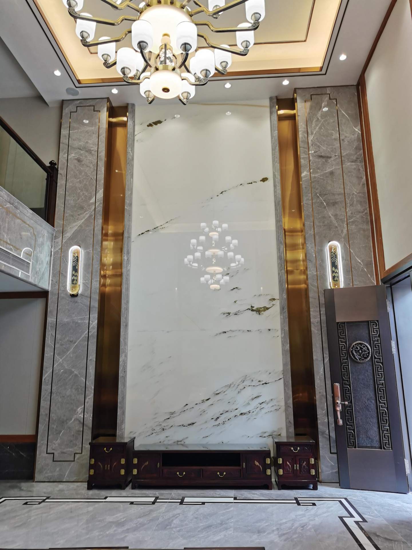 正展逸园 玄关与电梯厅实景